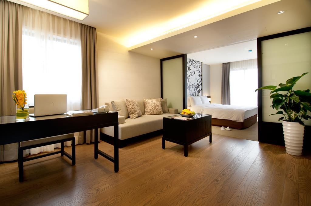 The Corner House Hotel Taipei Exterior photo