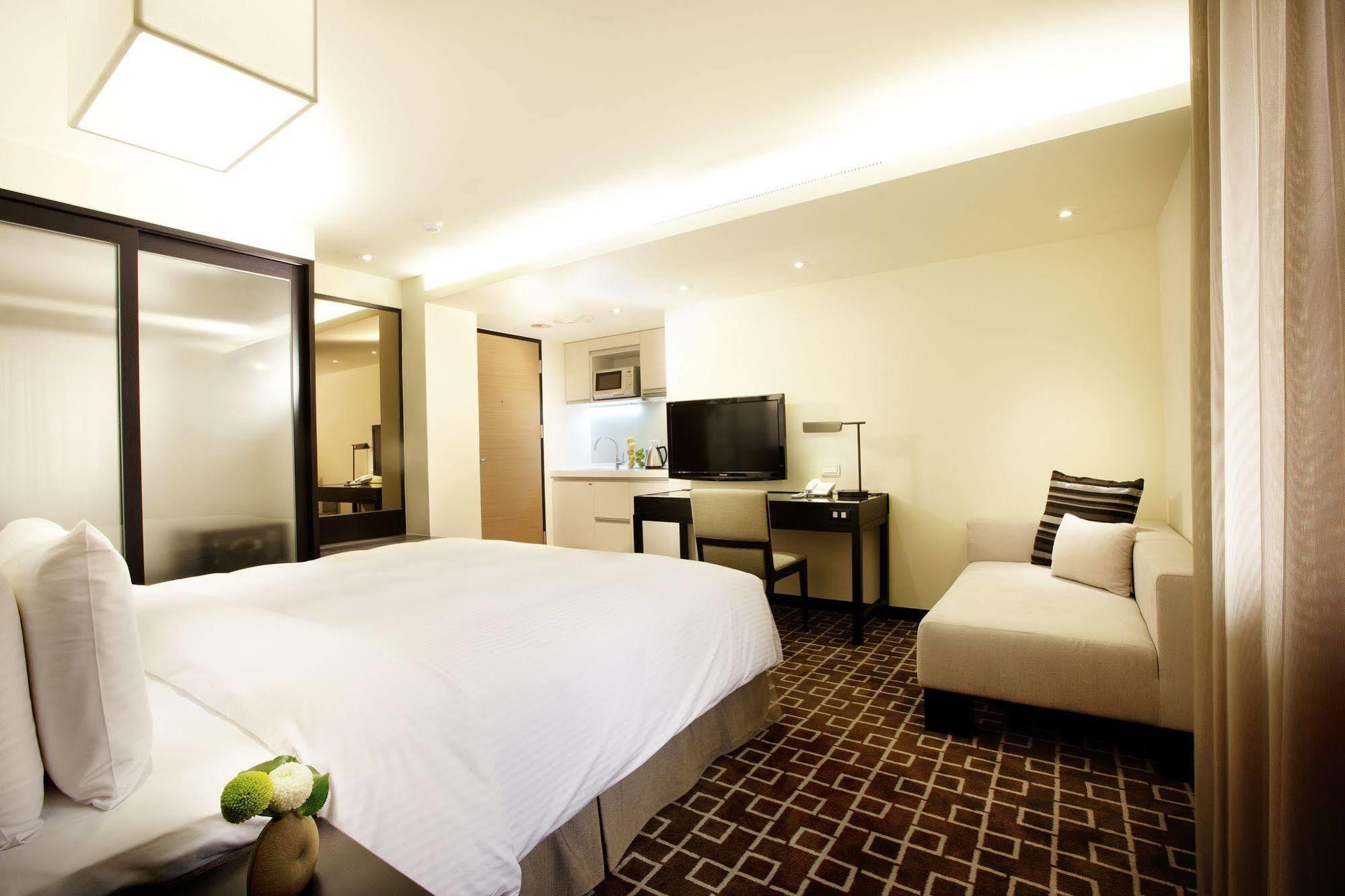 The Corner House Hotel Taipei Exterior photo